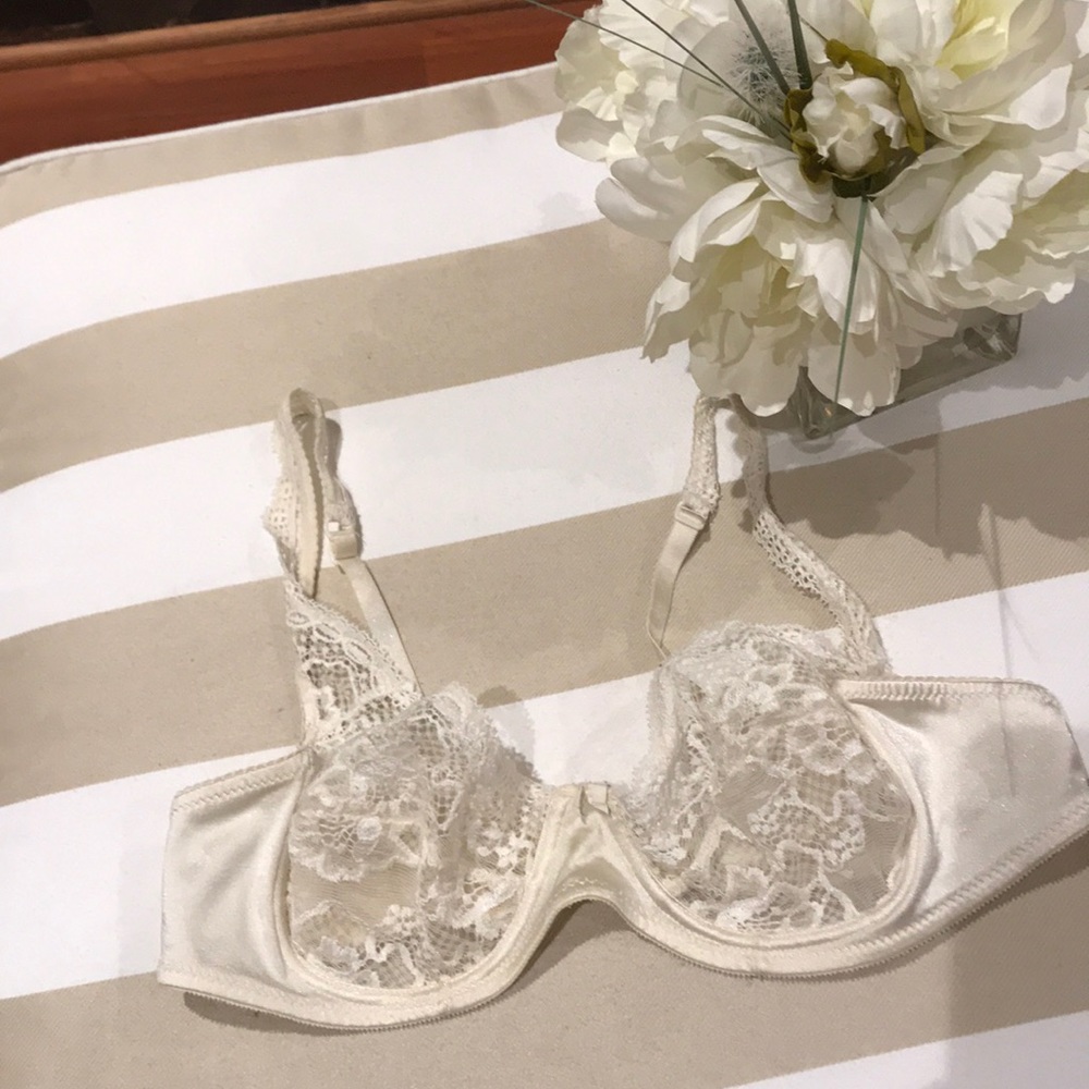 Italian lingerie bra